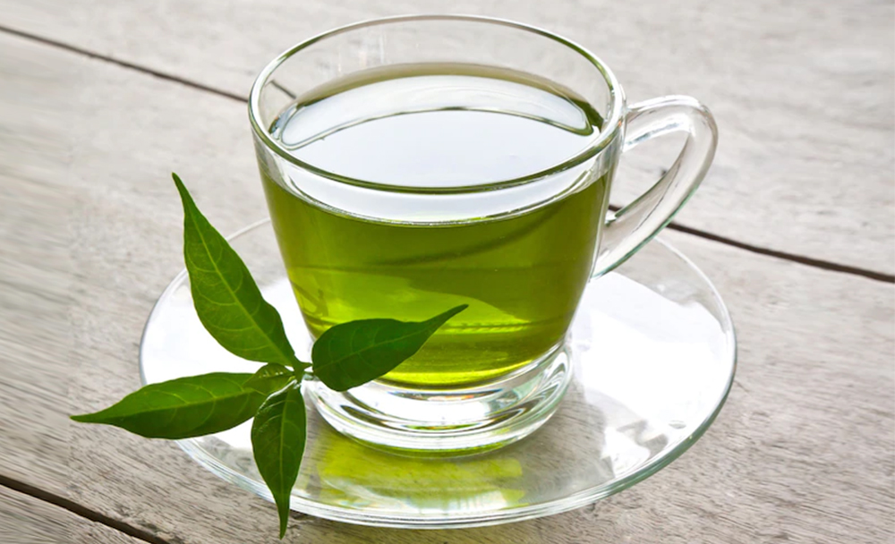 Green tea hair rinse benefits according to Ayurveda